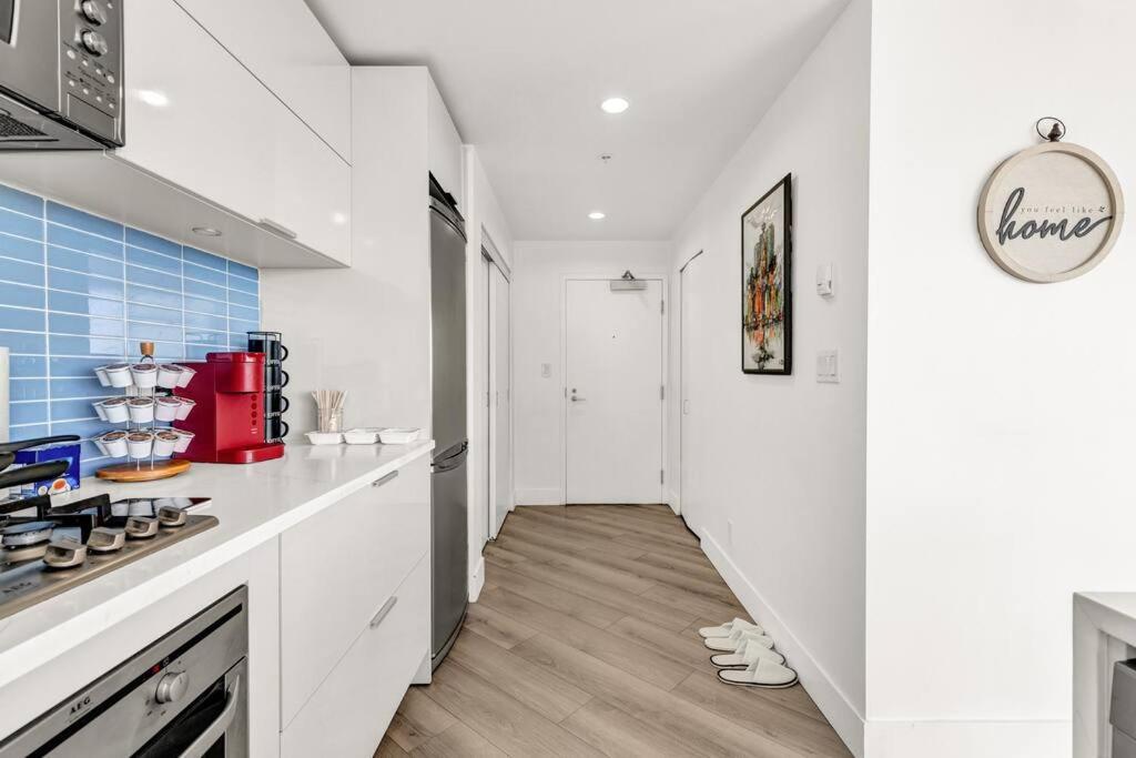 Central Luxury Apartment With Best City Views! Ванкувер Экстерьер фото