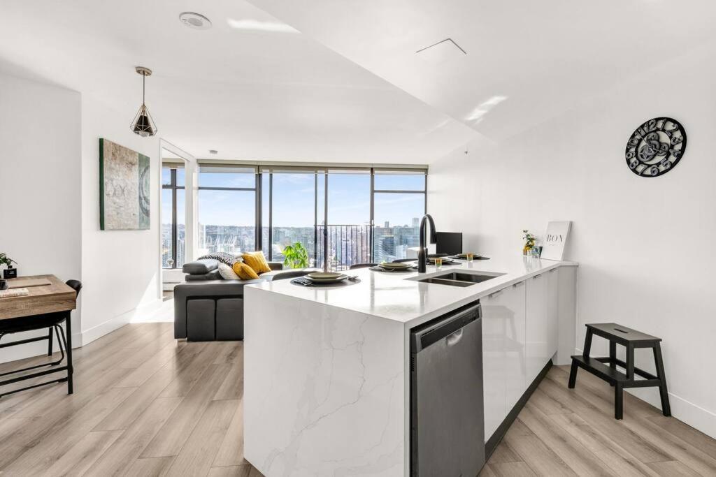 Central Luxury Apartment With Best City Views! Ванкувер Экстерьер фото