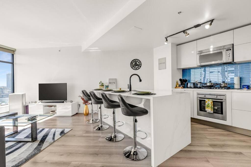 Central Luxury Apartment With Best City Views! Ванкувер Экстерьер фото