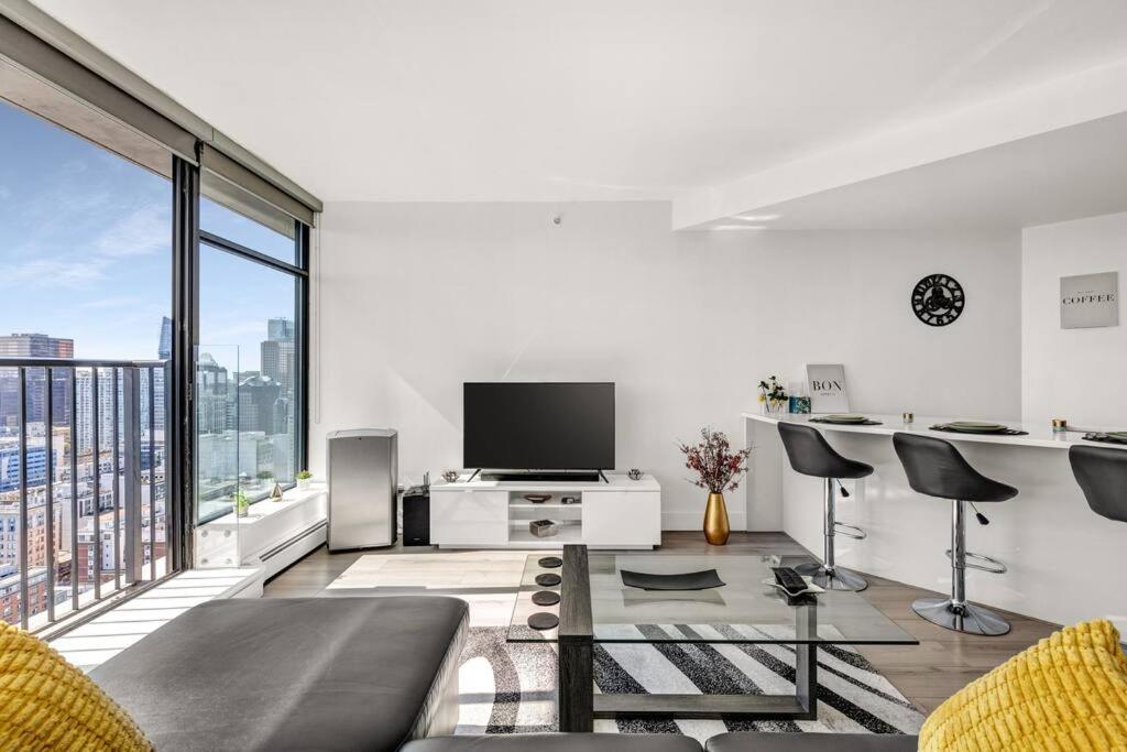 Central Luxury Apartment With Best City Views! Ванкувер Экстерьер фото